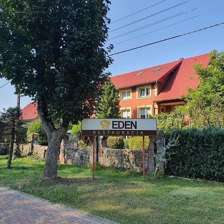 Pensjonat ,,Eden" Charbrowo Buitenkant foto