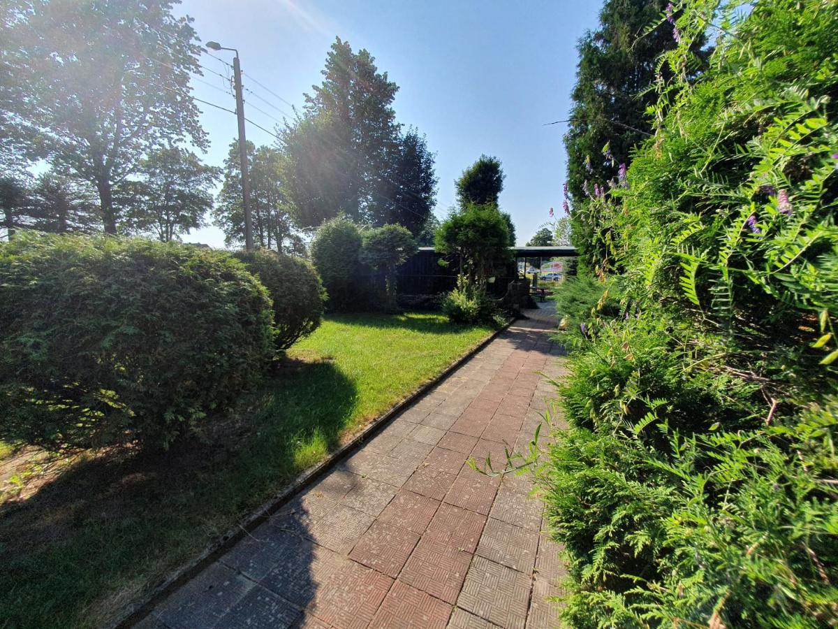 Pensjonat ,,Eden" Charbrowo Buitenkant foto